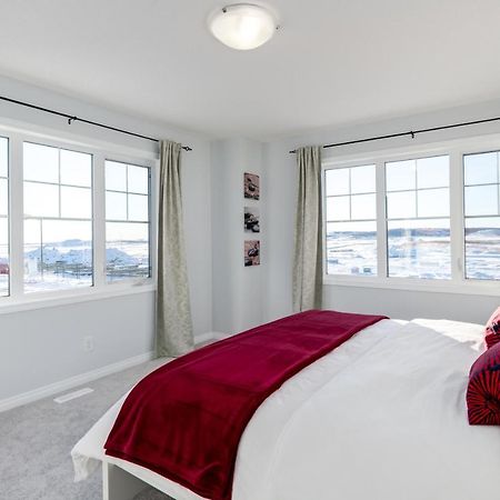 New Home With Ac, Patio And Netflix YYC Екстериор снимка